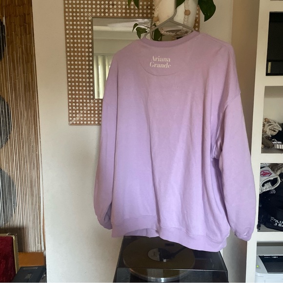 💜Ariana grande 7 rings crewneck!💜 - Picture 2 of 4